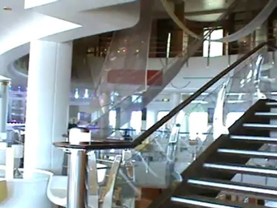 Mein Schiff 2 TUI Cruises die Fellas Hamburg Hafen Tuibar