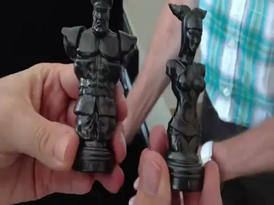 Street Fighter 25th Anniversary Chess Set Unboxing