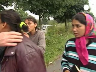 Francia: smatellati campi rom, "Hollande come Sarkozy"