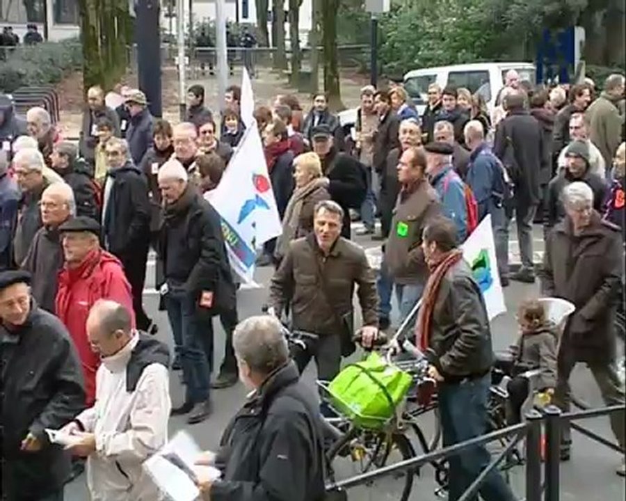 Les salariés dans la rue