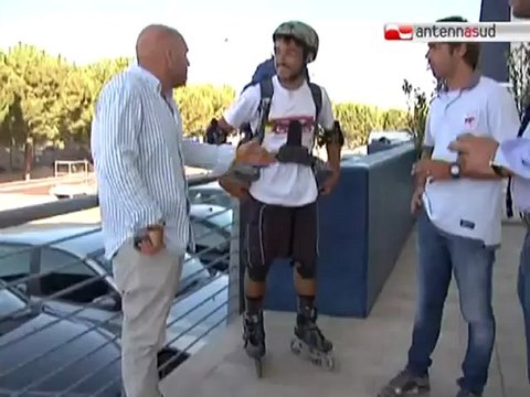 TG 09.08.12 Passa da Corato il giro d'Italia in pattini di uno studente torinese