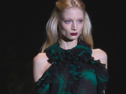 Gucci Show ft Anja Rubik - MFW Fall 2012 in 3D! | FashionTV