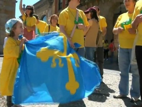 Concentración Gijón contra el vertedero de residuos industriales de Cenero