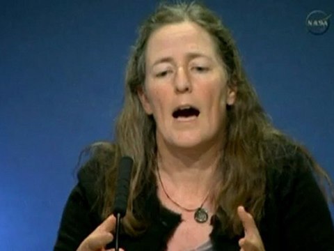 Mars surface: Curiosity rover beams back new colour photos