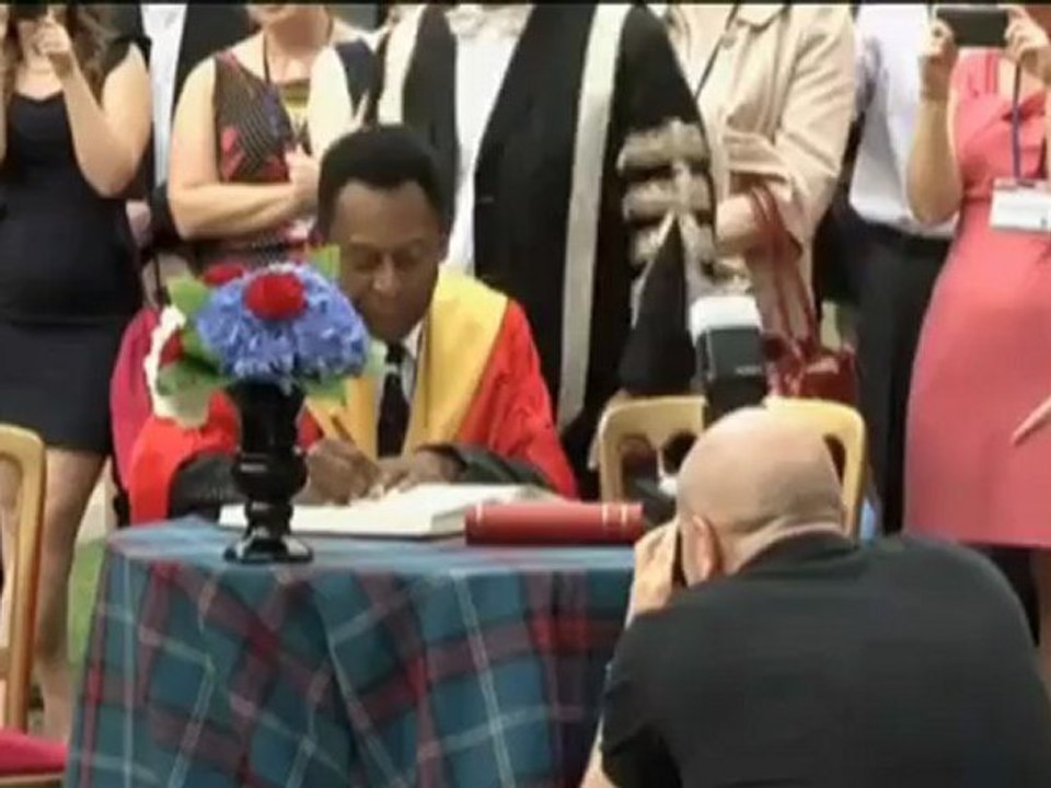 Fußball: Pele stärkt Neymar und Co. den Rücken