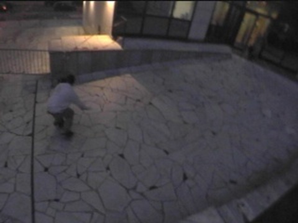 JUL' skateboarding