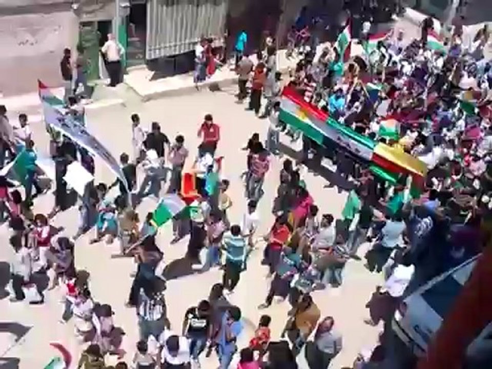 Syria فري برس ريف حلب   كوباني   جمعة سلحونا بمضادات الطيران دقة عالية 10-8-2012