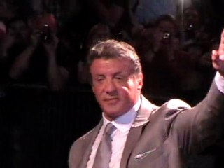 Avant première de Expendables 2 au Grand Rex : Départ de Sylvester Stallone