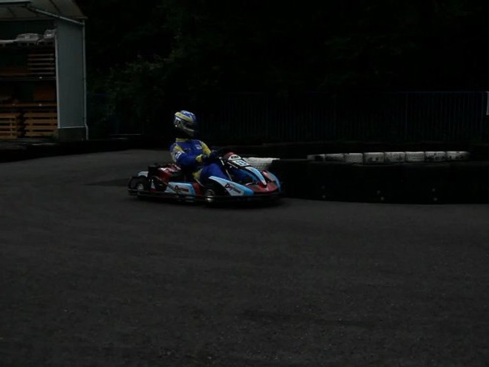 Christian Langos aus Essen - iWatch mit Touchscreen Oberhausen - 05 KART-WM 2012 iPhone-Fernbedienung