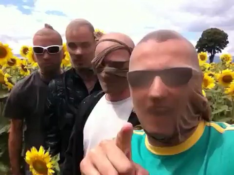 Sous le pont de l' Alma