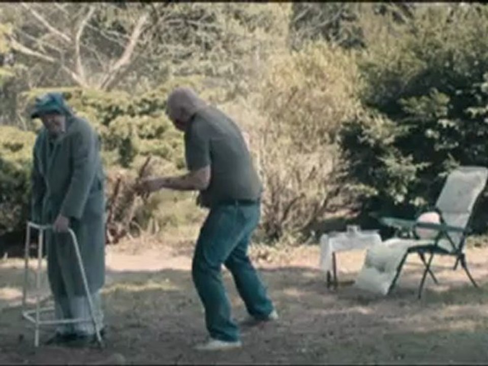 Cockneys Vs Zombies - Trailer