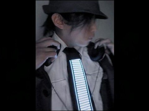 ACCESSOIRE LUMINEUX: CRAVATE EQUALIZER HEART JACKING