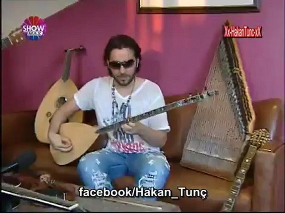 İSMAİL YK ENSTRÜMAN ÇALIYOR