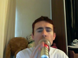 Wiwi égratigne "el ùltimo romàntico" de Nicola Di Bari