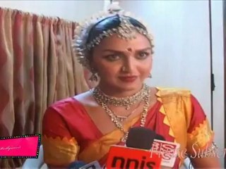 Esha Deol's Traditional Dance at Worli Dahi Handi