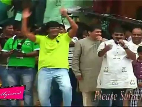 Actor Chunky Pandey Performs at Worli Dahi Handi