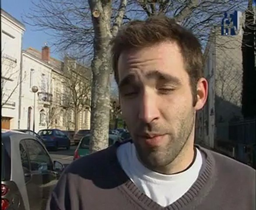 Girondins de bordeaux : une bache qui divise