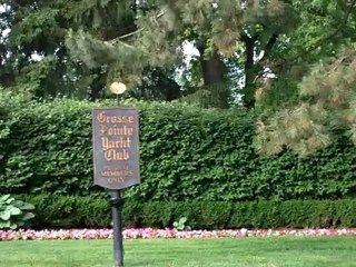 No Water Access - We could not find any way to access Lake St. Clair in Grosse Point, MI.