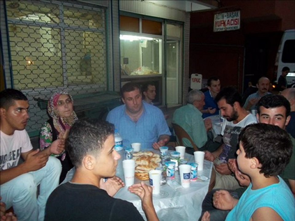 Merhum Halil Dumlu İçin İftar Verildi Lokma Döküldü Dua Edildi
