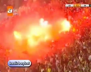 Galatasaray-1 Fenerbahçe-1 (Gol Alex) İlk Yarı Sonucu!