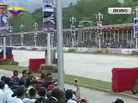 (VÍDEO) Maldonado y González cautivaron a fanáticos de la Fórmula 1 con exhibición en Los Próceres (3/3)