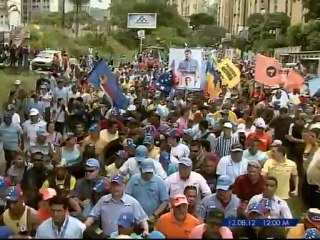 Así fue la visita de Capriles este domingo a la parroquia Caricuao