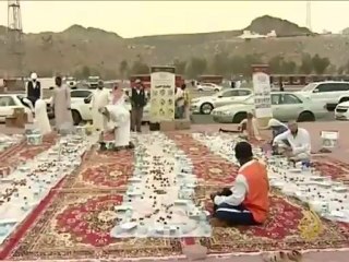 كثرة العمل التطوعي بين شباب مكة في الشهر الفضيل