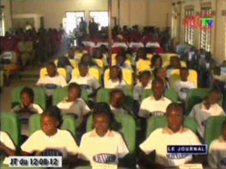 Kinkala : les lauréates aux examens d’Etat primées par le FAWE-Congo