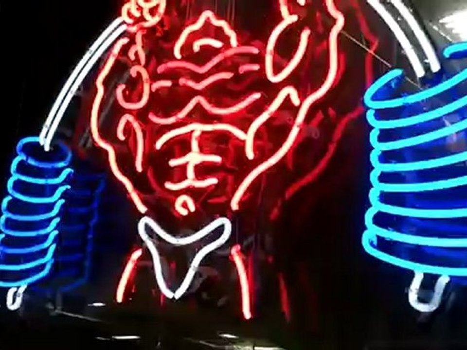 Picking The Right Gym For you - Are you motivated work out at this gym, Is the powerhouse gym right for you. Health and Fittness