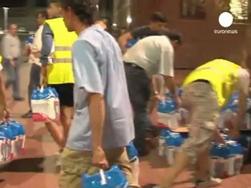 Canaries fires force mass evacuation