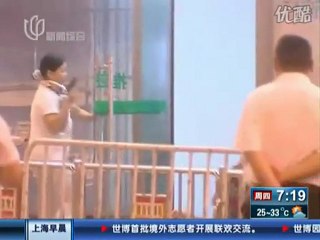 Female plainsclothes cop in China shoots hostage-taker at point-blank range