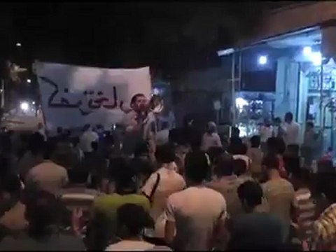 فري برس ادلب مظاهرة مسائية في كفرتخاريم نصرة للمدن المنكوبة 13_8_2012 ج1