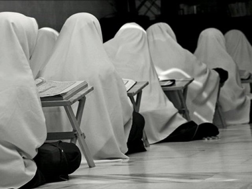 Kadınlar pantolon giyebilirler mi? Osman Ünlü Hocaefendi