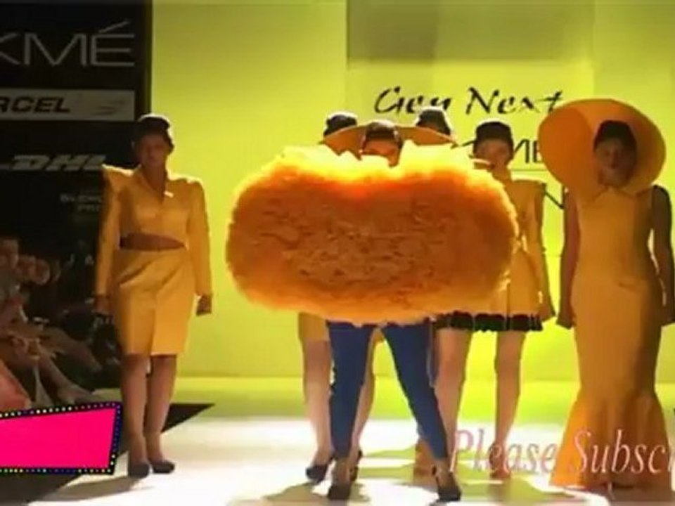 Hot Models Walk Ramp At Grand Finale of LFW 2012