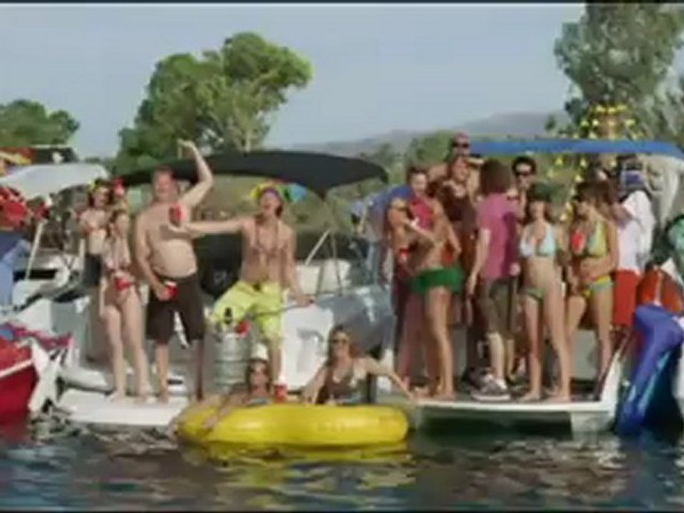Trailer: Piraña 3D