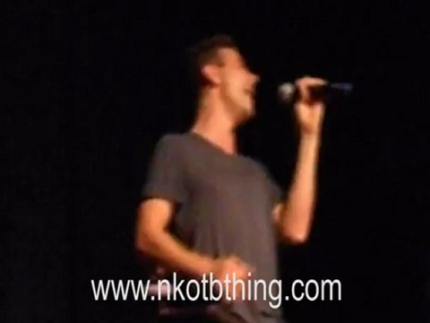 Joe McIntyre performing Please don't go girl at the NKOTB Cruise 2012