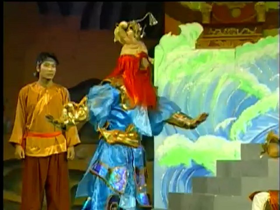 CNX13_Dai_Nao_Thuy_Cung_clip1