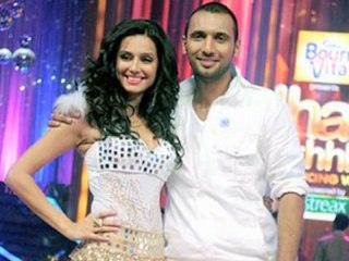 Hot Shibani Dandekar Dazzle The Stage Once Again! - Entertainment News