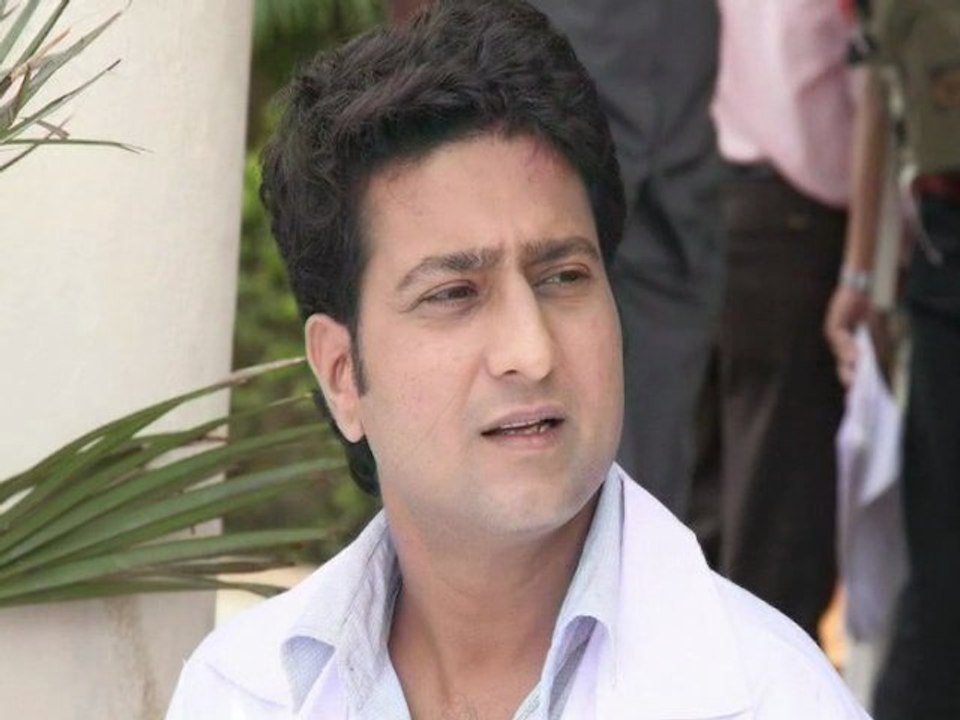 Veteran Actor Jitendra Joshi Steps Into Judge's Shoes - Marathi News