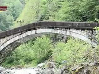 Vurmayın Kelepçeler Özgür Aksın Dereler