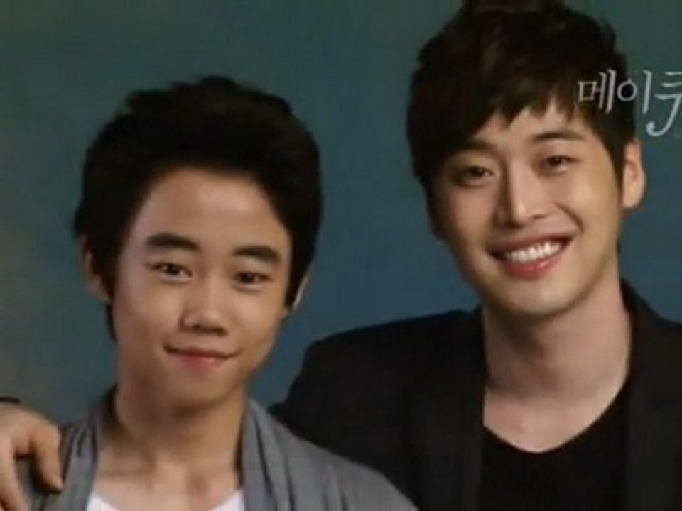 120814『May Queen』公式HP[映像スケッチ]～いよいよ公開！ポスター撮影した日～俳優たちのミニ インタビュー★～