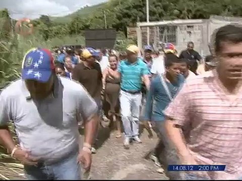 Así fue el recorrido de Capriles por Cúa, estado Miranda