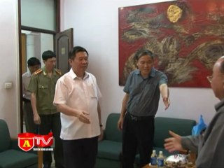 ANTÐ - Nguyên PGĐ CA Viêng Chăn sang thăm và khám chữa bệnh tại Hà Nội