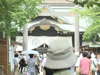 Japan ministers visit controversial war shrine