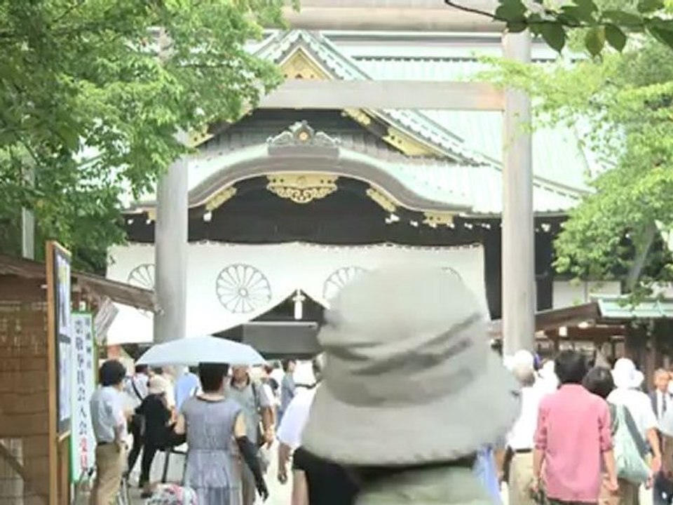 Japan ministers visit controversial war shrine