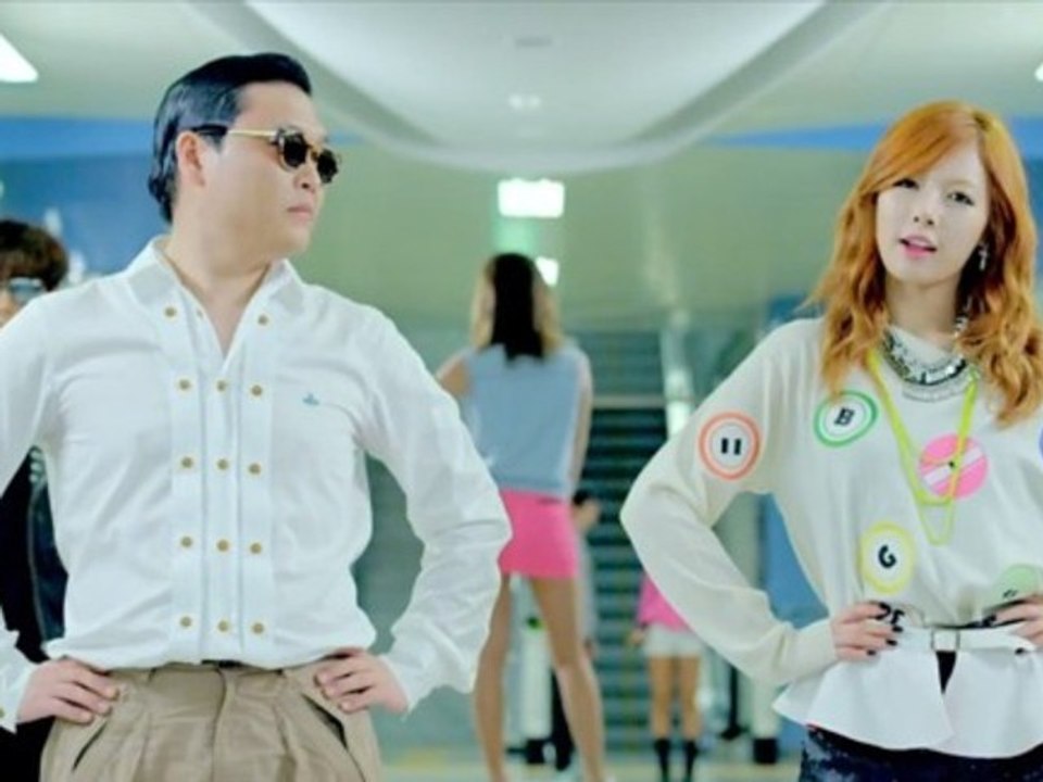 PSY GANGNAM STYLE (ft. HYUNA)