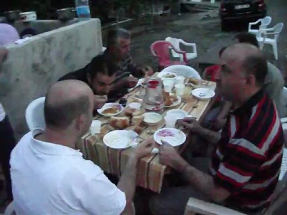 ERÇAL AİLESİ'NİN KOMŞU İFTARI