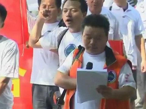 Japan detains Chinese activists in disputed islands row