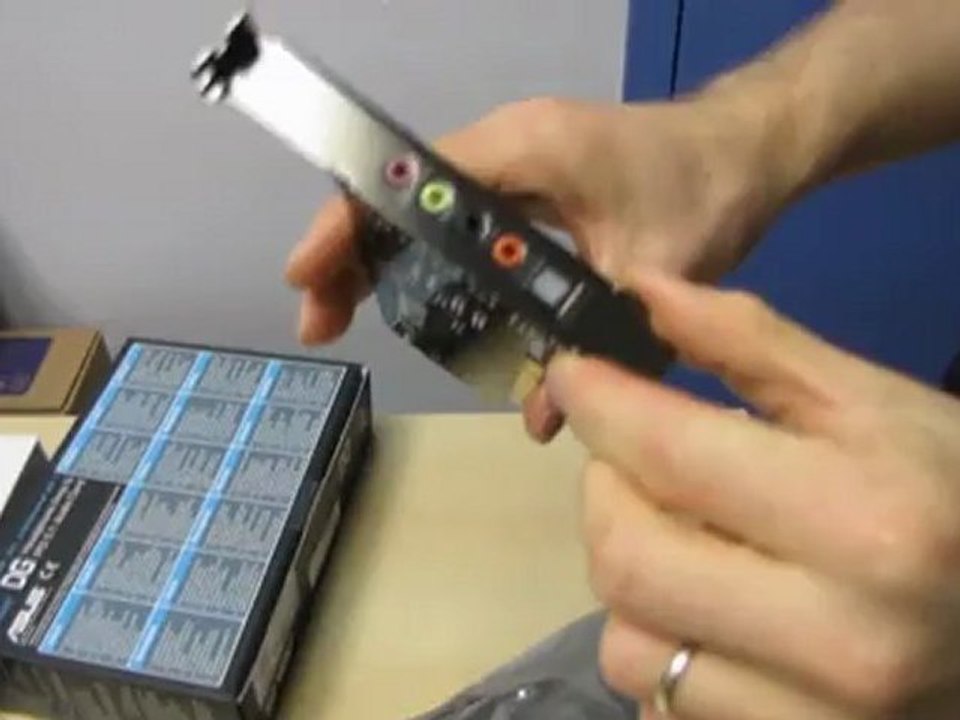 ASUS Xonar DG Headphone Amp 5.1 Sound Card Unboxing & First Look Linus Tech Tips