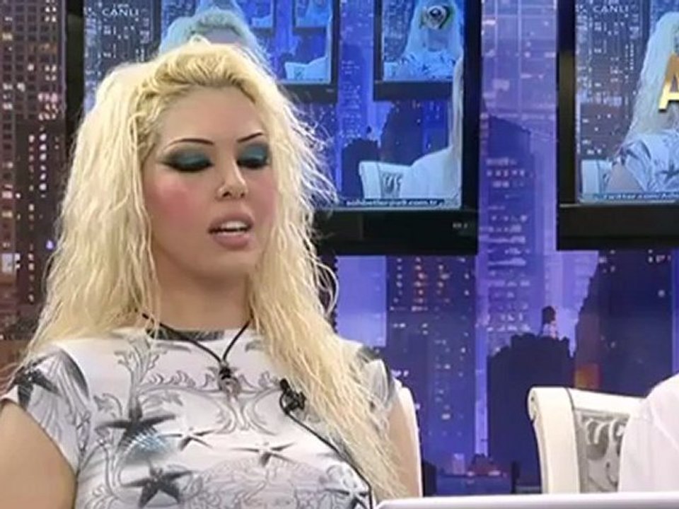 KURAN'IN İNDİRİLDİGİ KADİR GECESİ BİN AYDAN DAHA HAYIRLIDIR